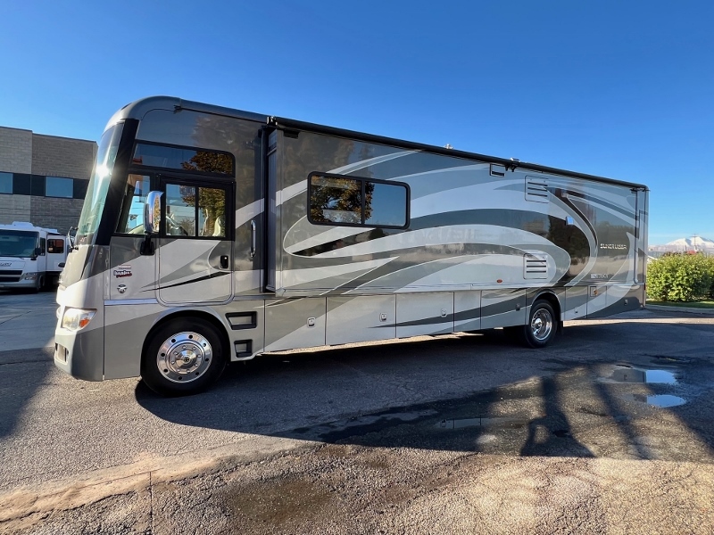 2014 Itasca Suncruiser 37F - 2 Slides - Recreation RV Sales