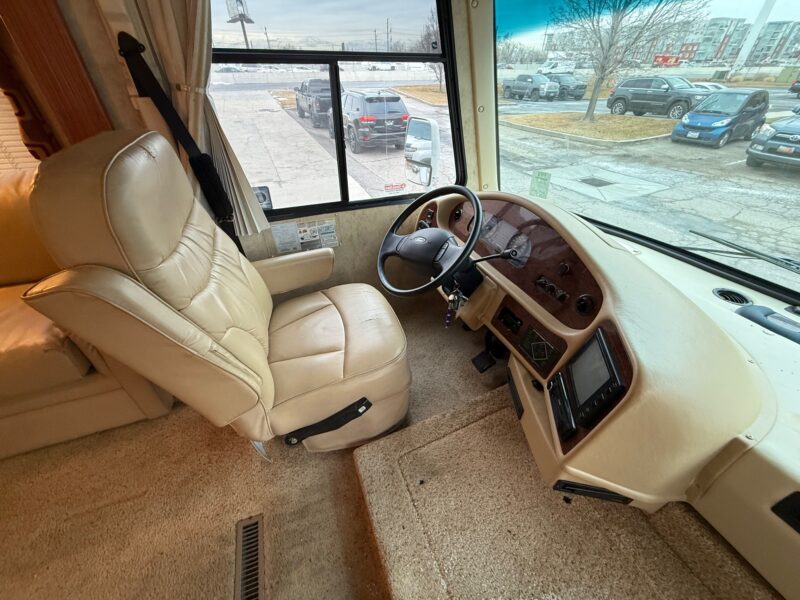 2007 Damon Daybreak 3135 motorhome with 3 Slides - Image 20