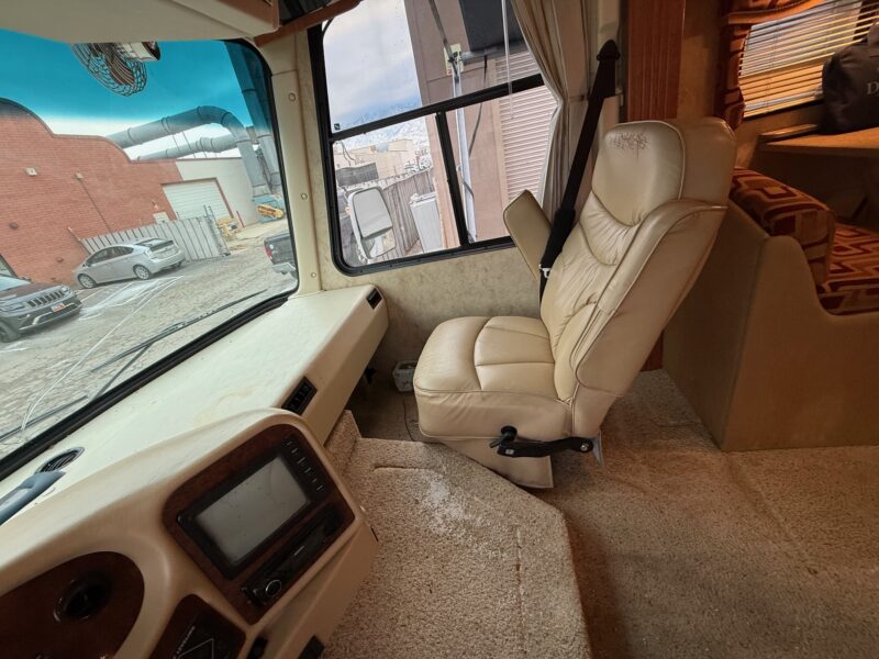 2007 Damon Daybreak 3135 motorhome with 3 Slides - Image 22