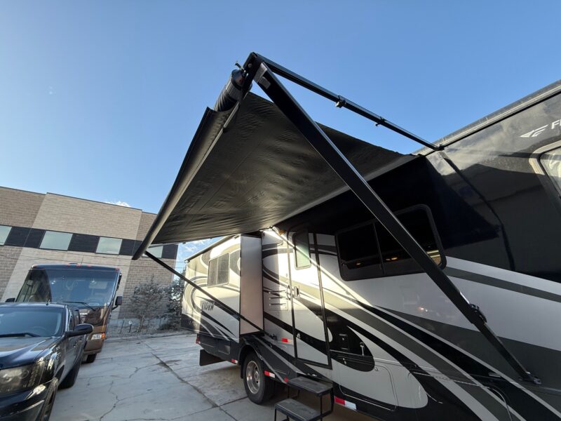 2013 Fleetwood Storm 32BH Bunks & 2 Slides - Image 9