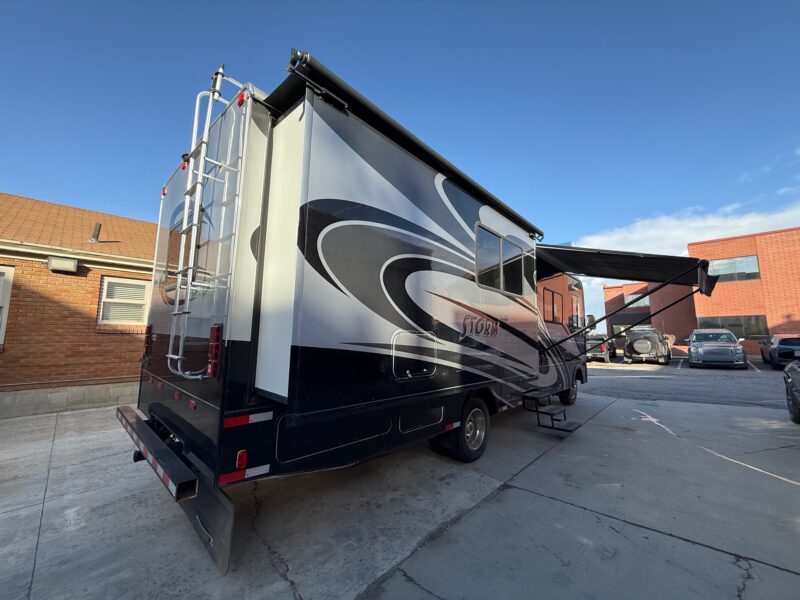 2013 Fleetwood Storm 32BH Bunks & 2 Slides - Image 11