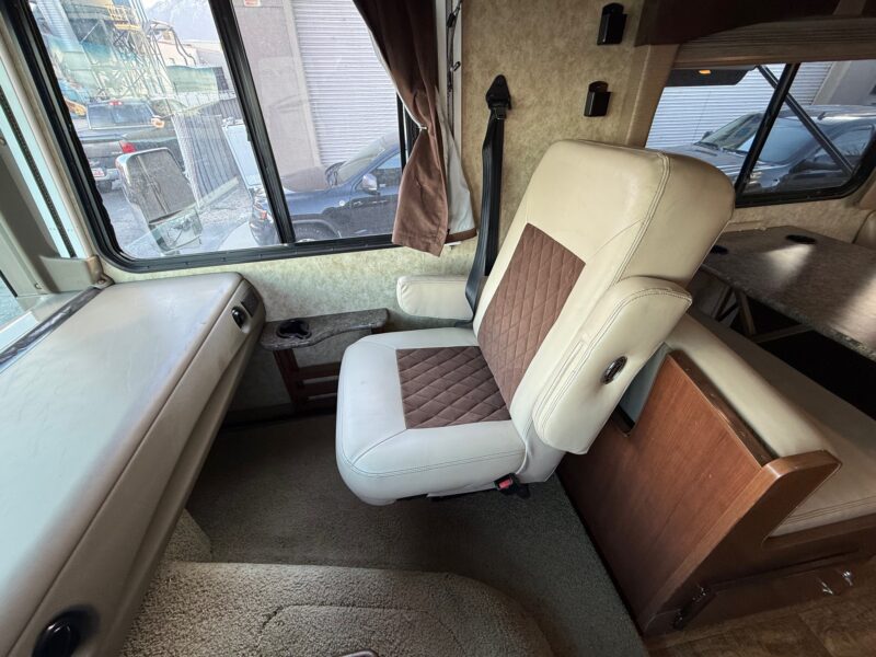 2013 Fleetwood Storm 32BH Bunks & 2 Slides - Image 23