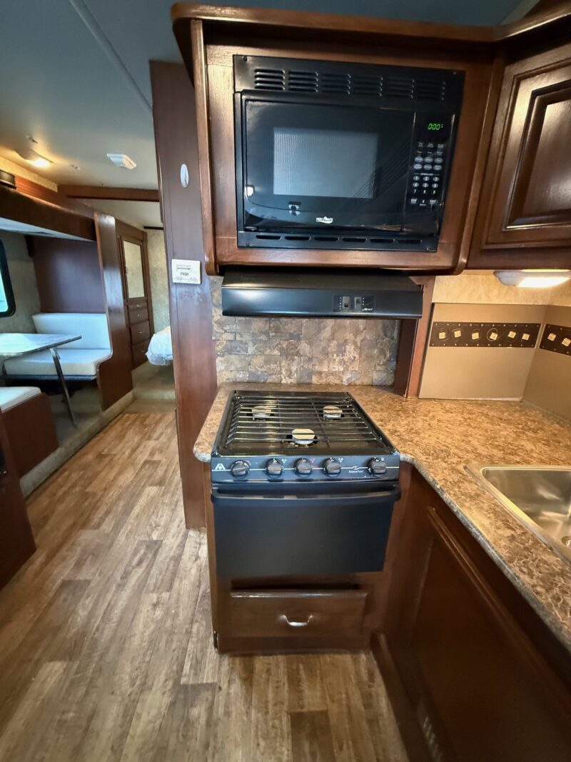 2013 Fleetwood Storm 32BH Bunks & 2 Slides - Image 27