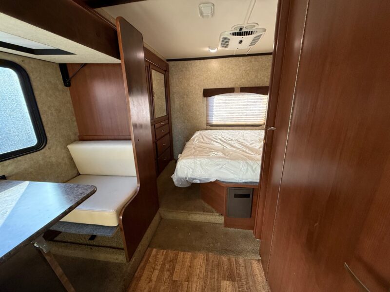 2013 Fleetwood Storm 32BH Bunks & 2 Slides - Image 38