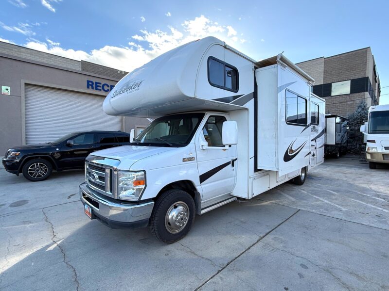 2015 Forest River Sunseeker 2650S with Slide