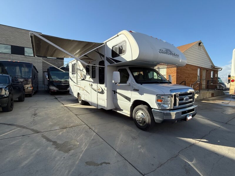 2015 Forest River Sunseeker 2650S with Slide - Image 8