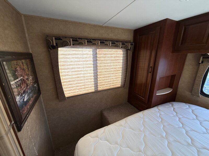 2015 Forest River Sunseeker 2650S with Slide - Image 40