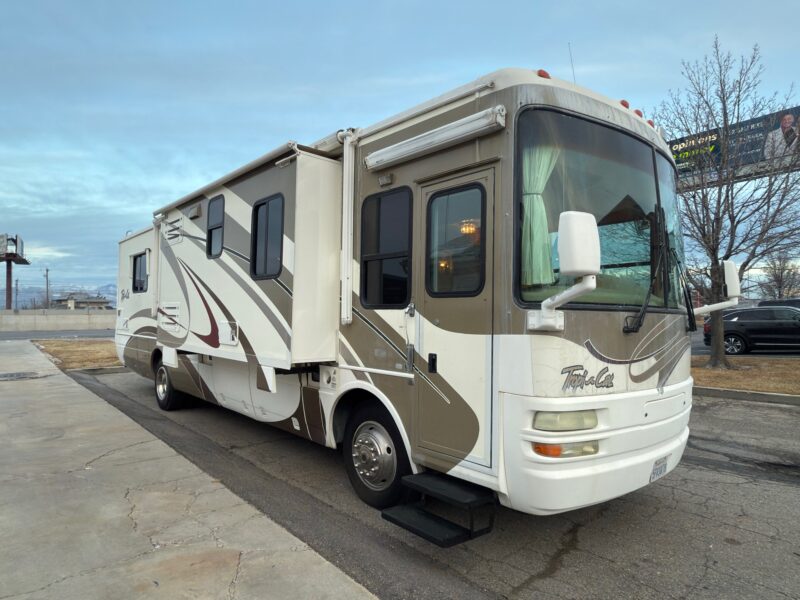 2004 National Tropical 370 Pusher with 3 Slides - Image 14