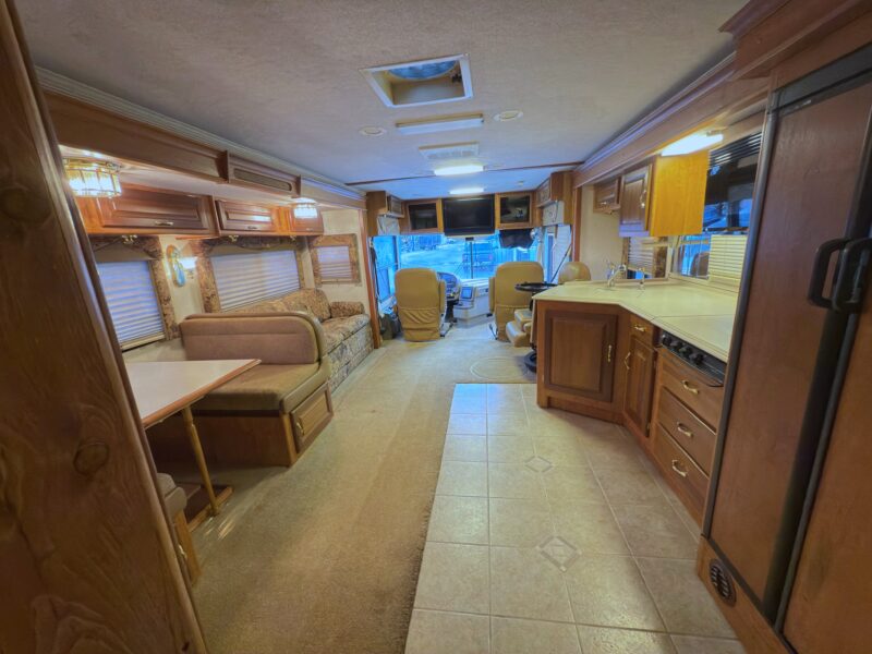 2004 National Tropical 370 Pusher with 3 Slides - Image 26