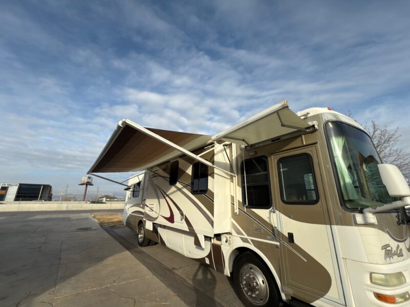 2004 National Tropical 370 Pusher with 3 Slides - Image 16