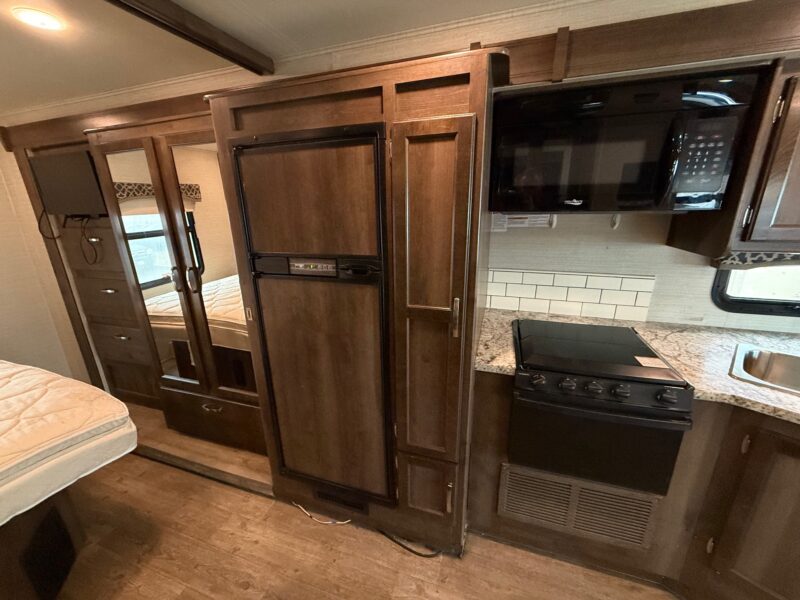 2018 Jayco Alante 29S Slide & Low Miles - Image 43