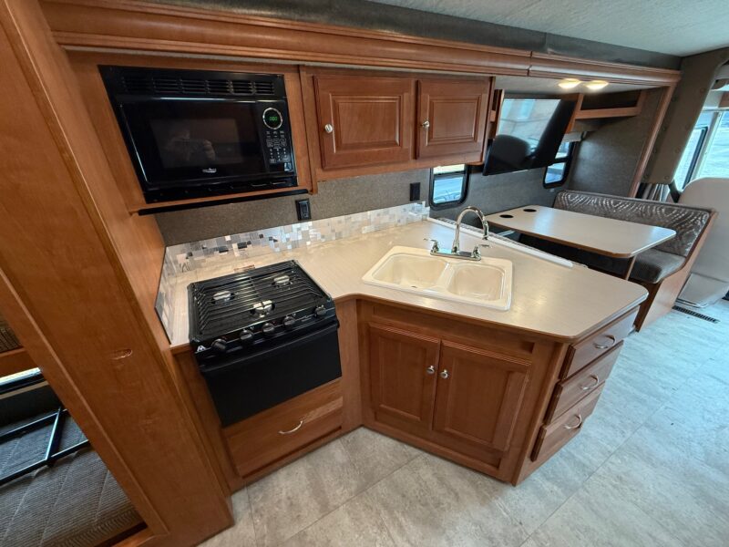 2016 Winnebago Vista 31BE Bunk's & Low Miles - Image 35