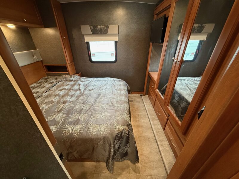 2016 Winnebago Vista 31BE Bunk's & Low Miles - Image 47