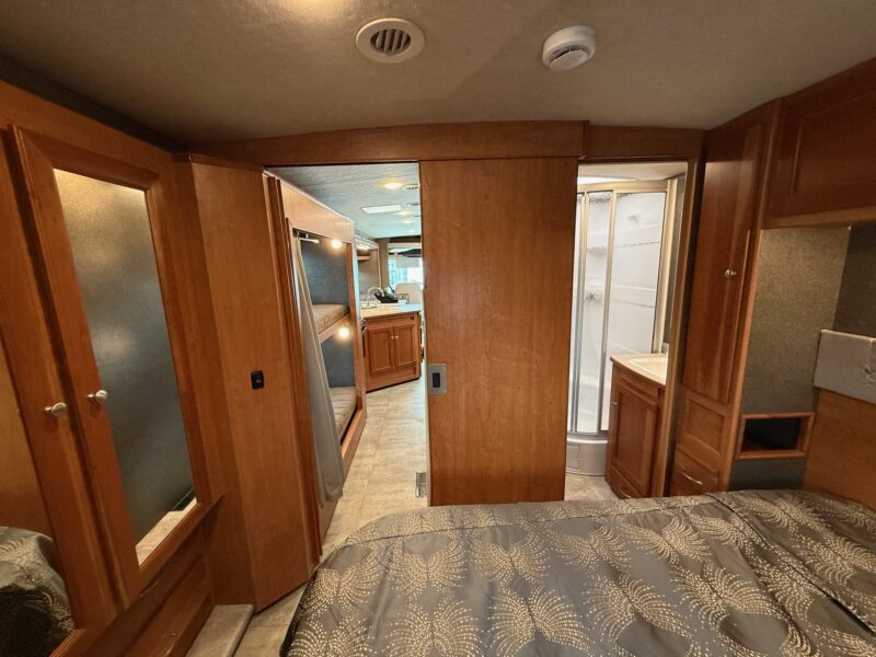 2016 Winnebago Vista 31BE Bunk's & Low Miles - Image 50