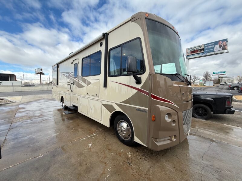 2016 Winnebago Vista 31BE Bunk's & Low Miles - Image 9