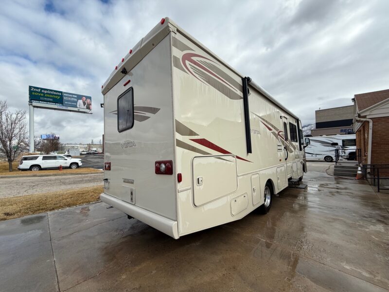 2016 Winnebago Vista 31BE Bunk's & Low Miles - Image 20