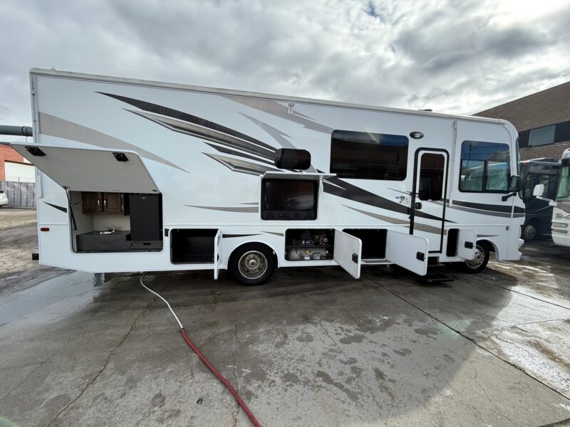 2018 Jayco Alante 29S Slide & Low Miles - Image 15