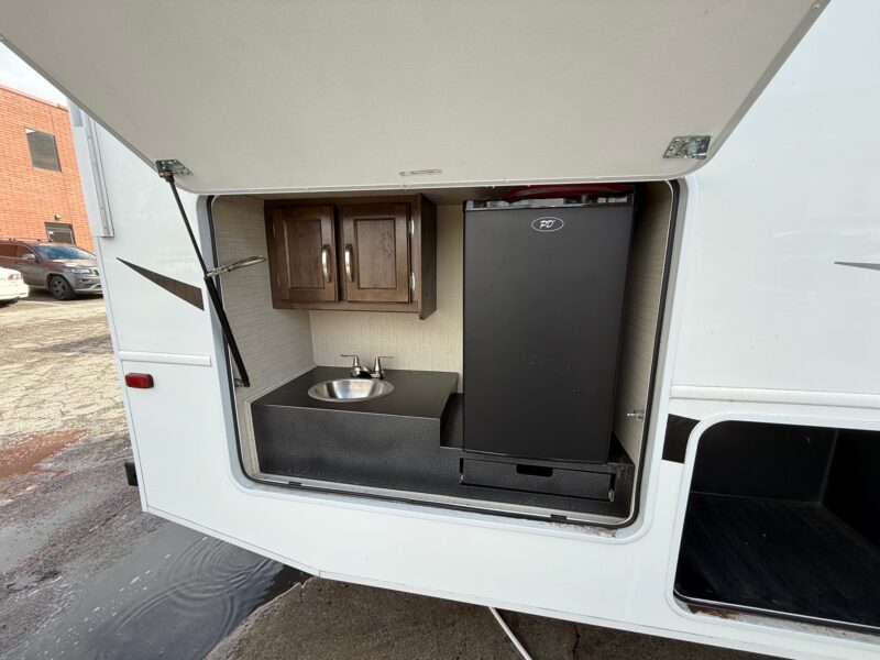 2018 Jayco Alante 29S Slide & Low Miles - Image 17