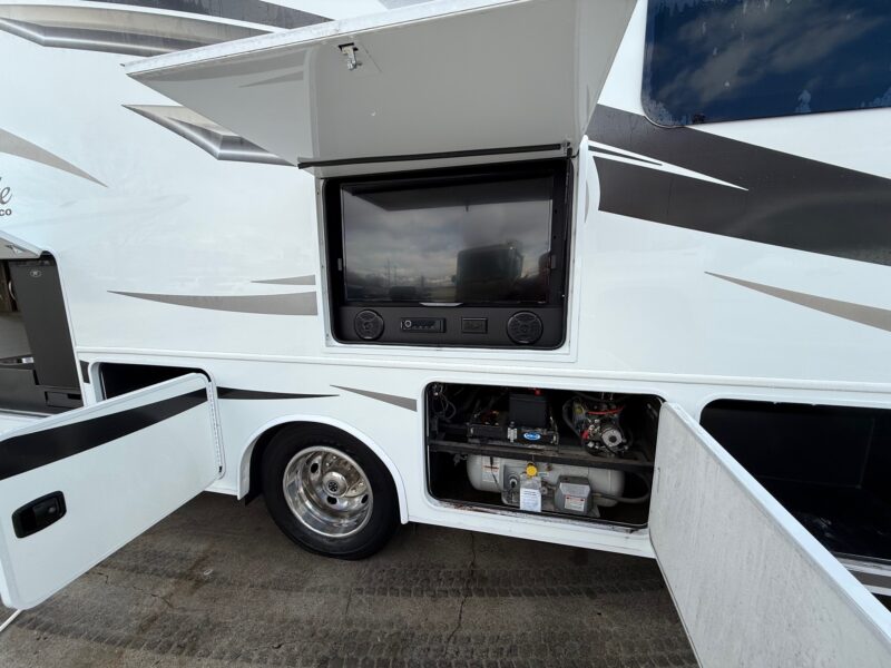 2018 Jayco Alante 29S Slide & Low Miles - Image 20