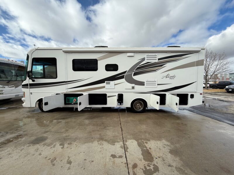 2018 Jayco Alante 29S Slide & Low Miles - Image 4