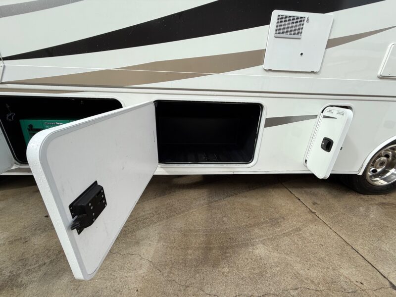 2018 Jayco Alante 29S Slide & Low Miles - Image 7