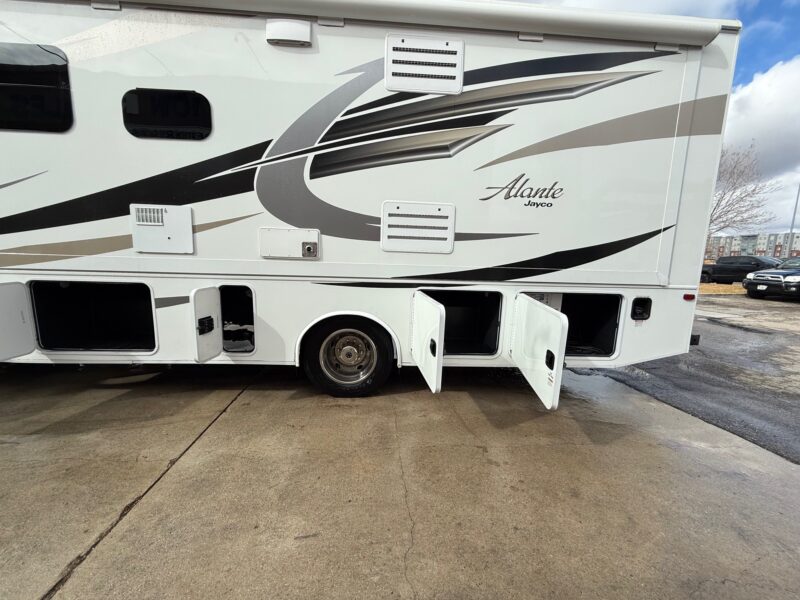 2018 Jayco Alante 29S Slide & Low Miles - Image 8