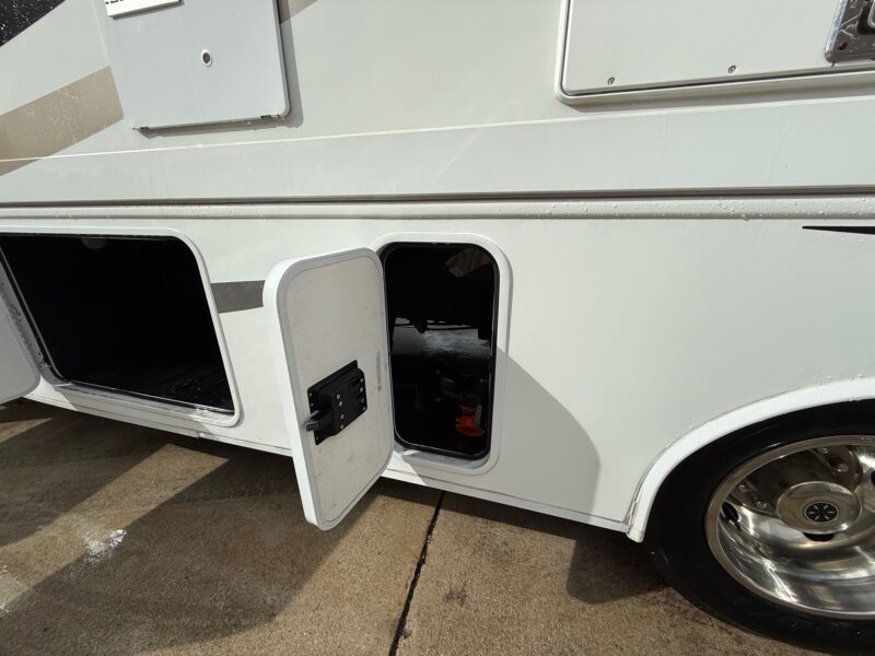 2018 Jayco Alante 29S Slide & Low Miles - Image 9