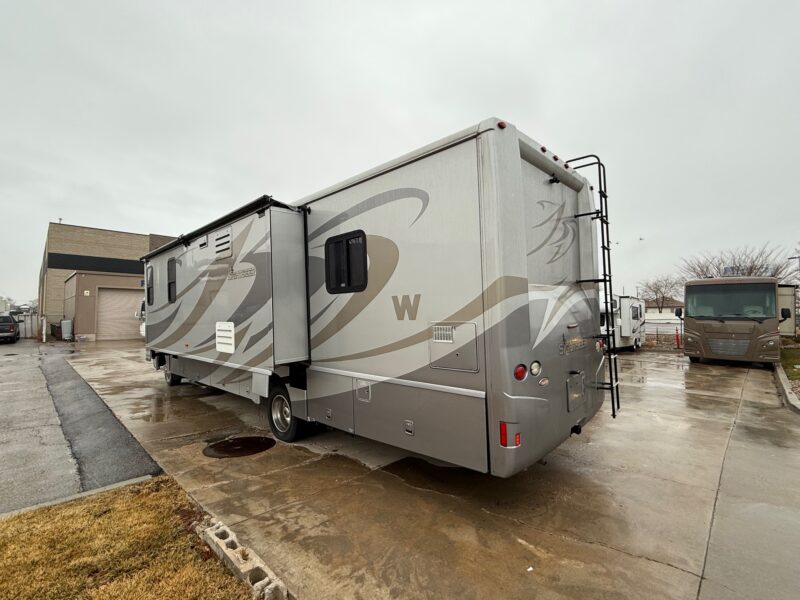 2011 Winnebago Sightseer 33C with 3 Slides - Image 17