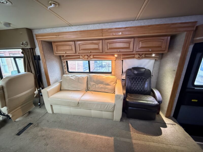 2011 Winnebago Sightseer 33C with 3 Slides - Image 22