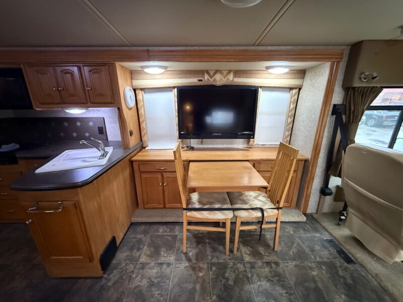 2011 Winnebago Sightseer 33C with 3 Slides - Image 23