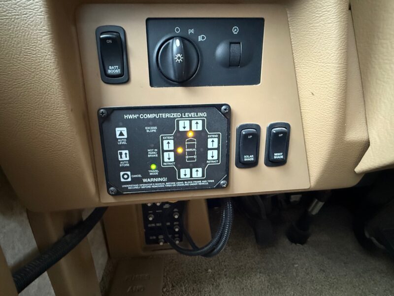 2011 Winnebago Sightseer 33C with 3 Slides - Image 29