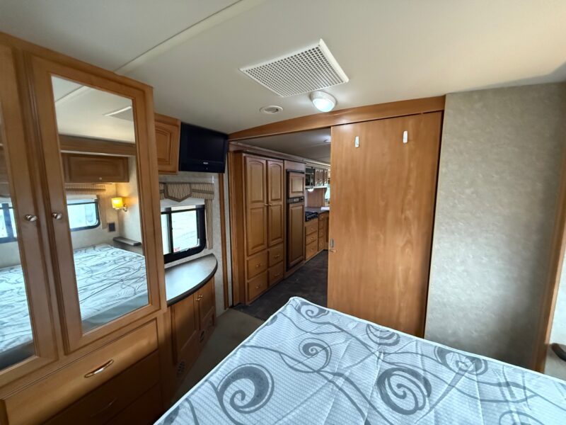 2011 Winnebago Sightseer 33C with 3 Slides - Image 44