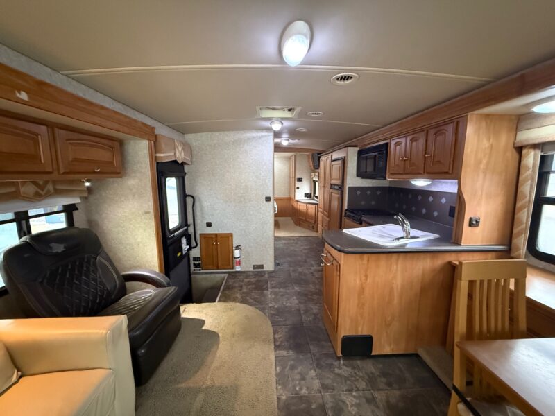 2011 Winnebago Sightseer 33C with 3 Slides - Image 32