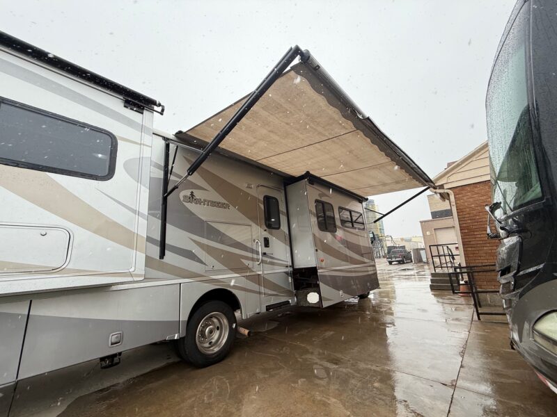 2011 Winnebago Sightseer 33C with 3 Slides - Image 4