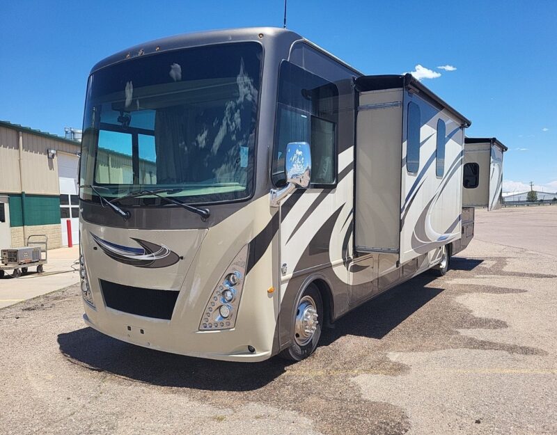 2018 Thor Windsport 34P Low Miles & Slide