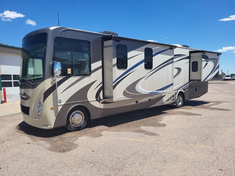 2018 Thor Windsport 34P Low Miles & Slide - Image 2