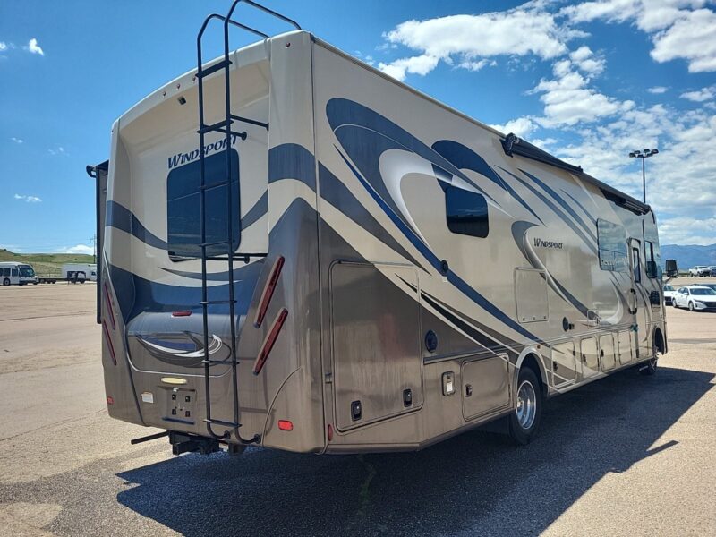 2018 Thor Windsport 34P Low Miles & Slide - Image 7