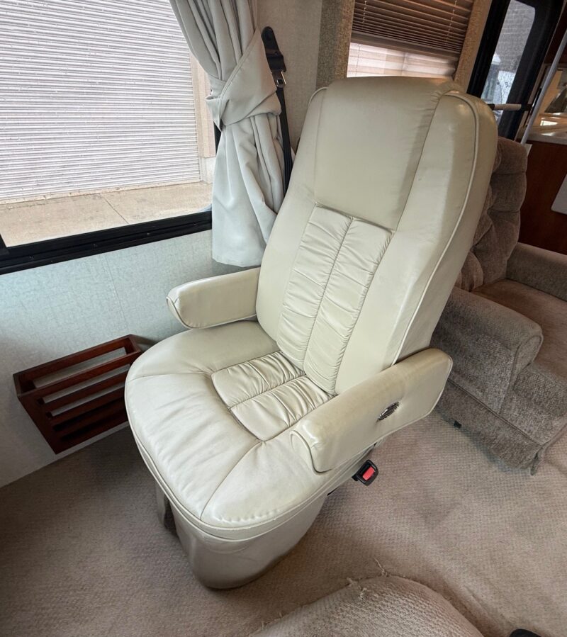 2006 Fleetwood Southwind 32VS - Image 29