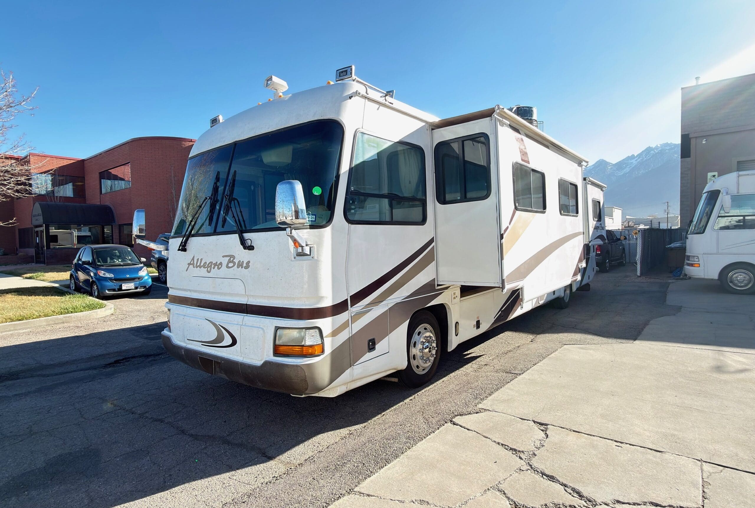 2002 Tiffin Allegro Bus 38TP with 3 Slides - Image 14