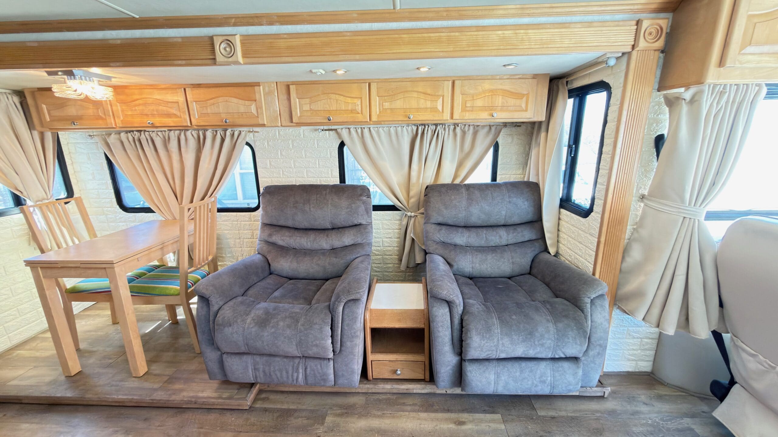 2002 Tiffin Allegro Bus 38TP with 3 Slides - Image 27