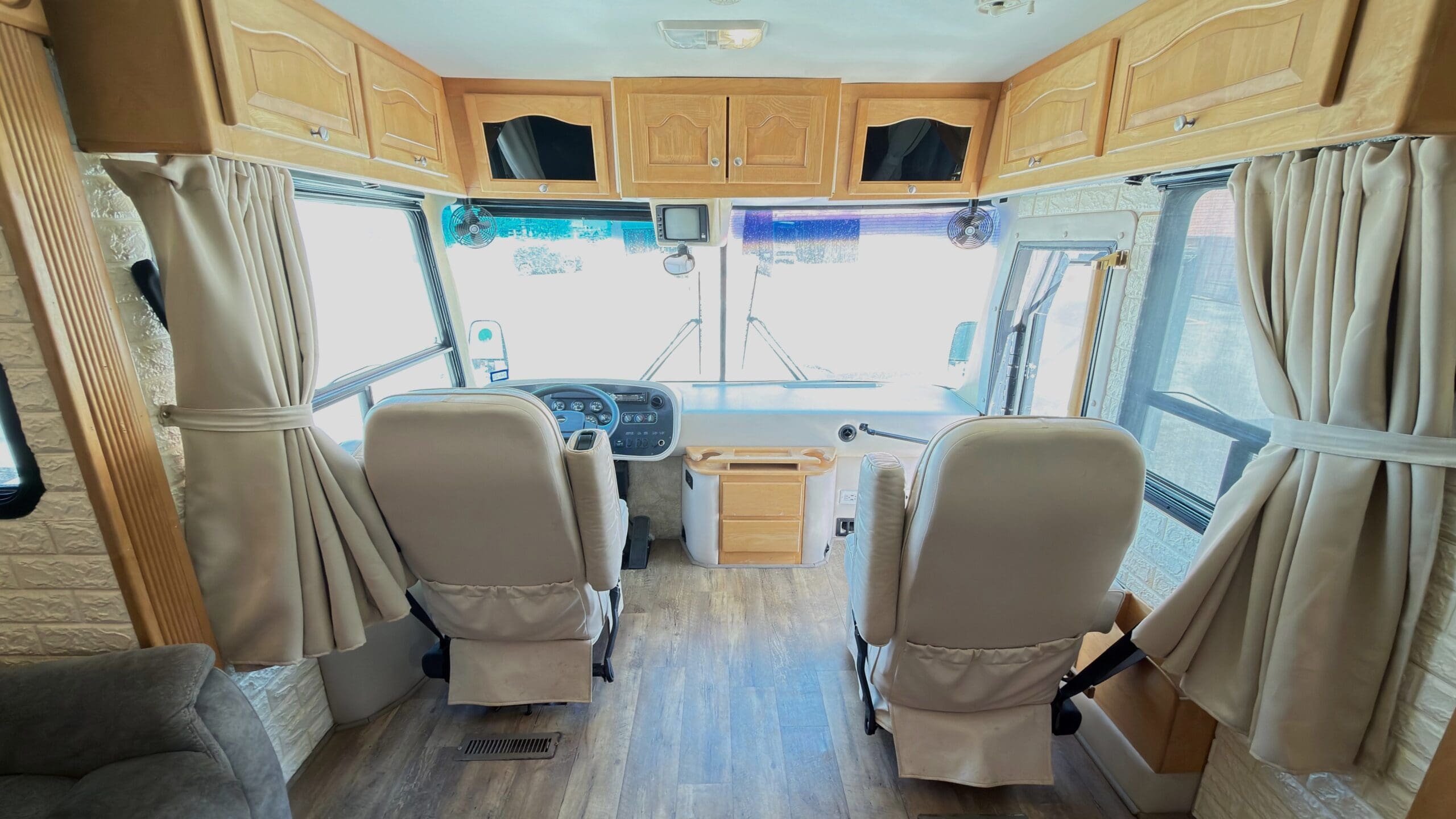 2002 Tiffin Allegro Bus 38TP with 3 Slides - Image 28