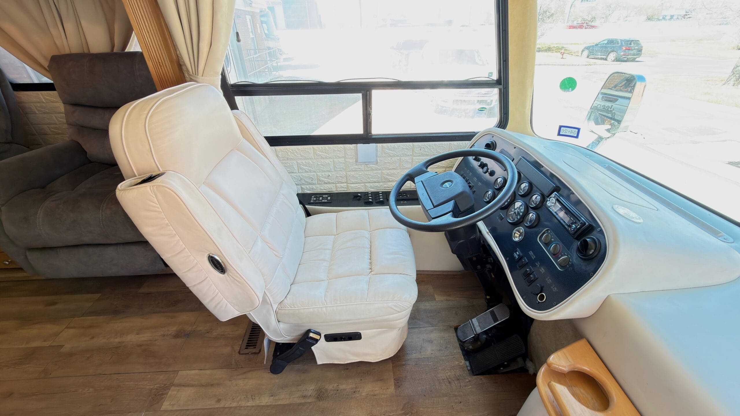 2002 Tiffin Allegro Bus 38TP with 3 Slides - Image 29