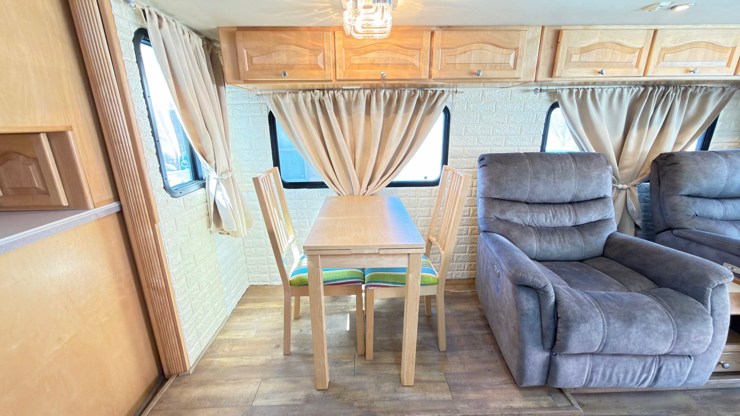 2002 Tiffin Allegro Bus 38TP with 3 Slides - Image 36