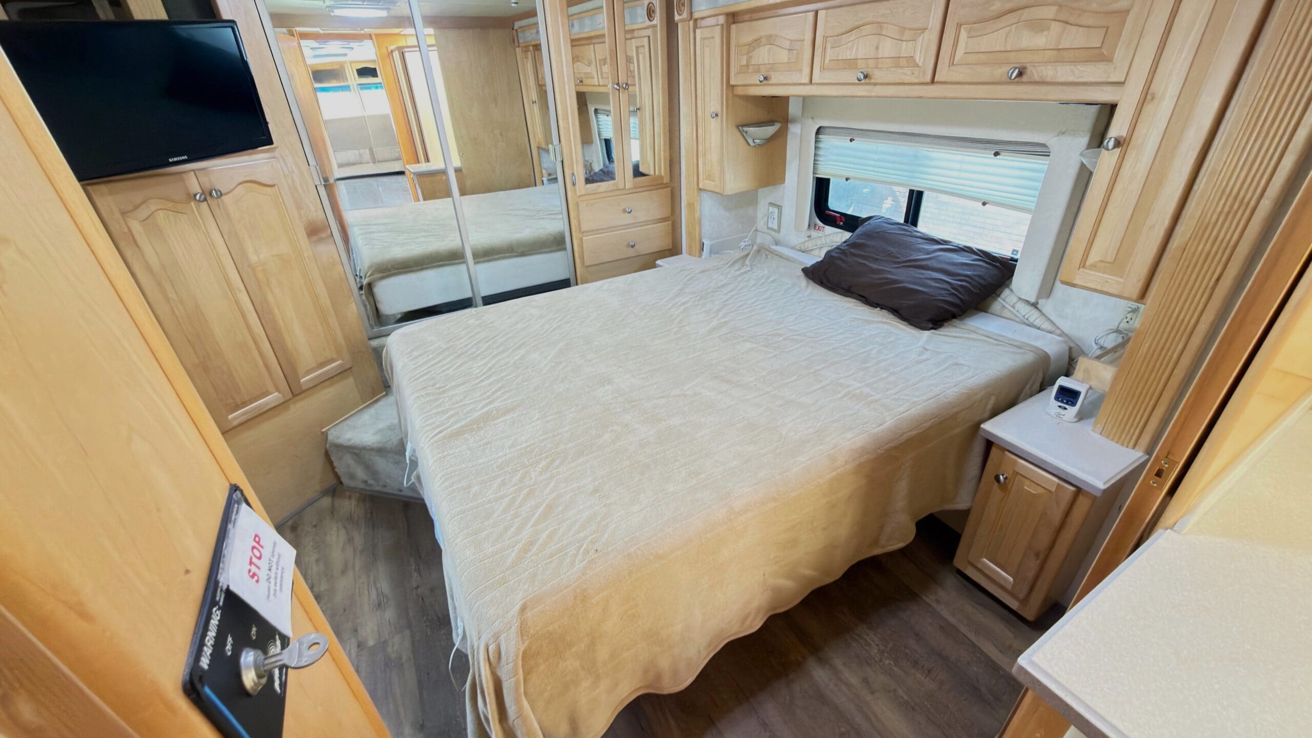 2002 Tiffin Allegro Bus 38TP with 3 Slides - Image 45