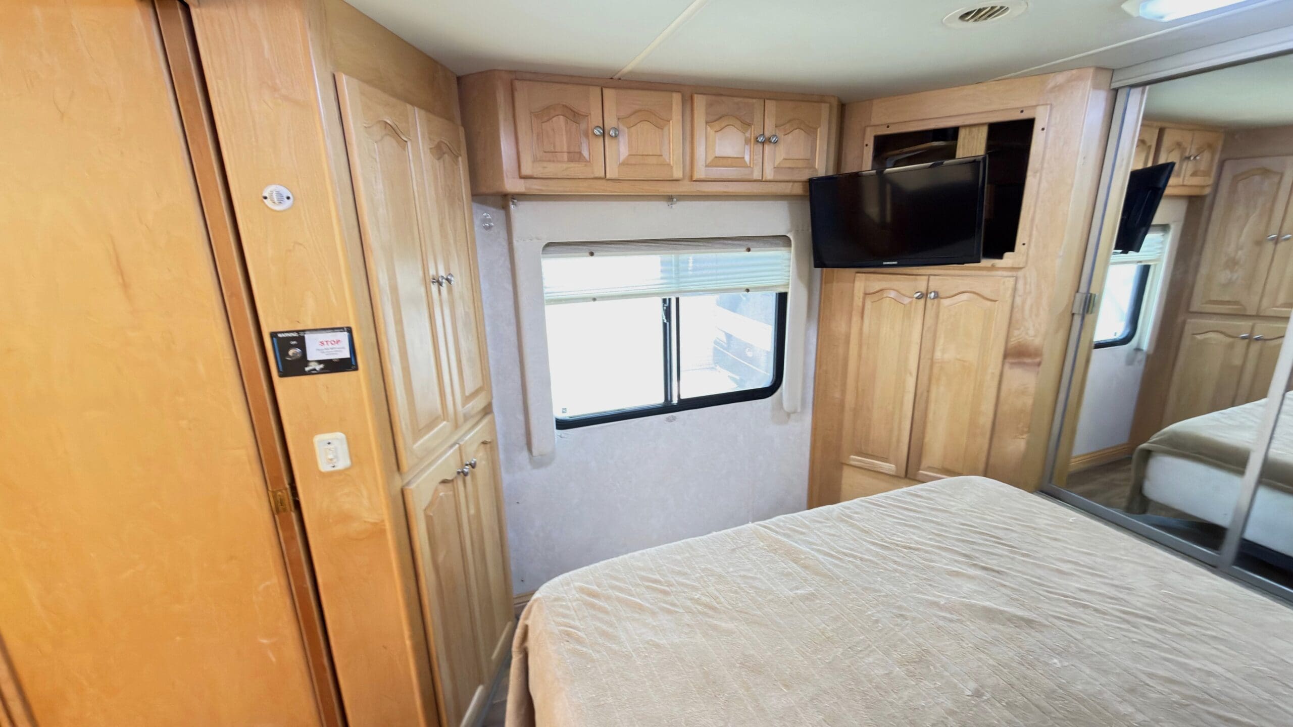 2002 Tiffin Allegro Bus 38TP with 3 Slides - Image 47