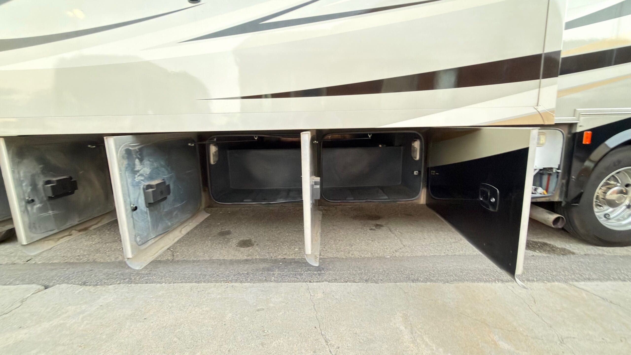 2012 Tiffin Allegro Open Road 34TGA - Image 20