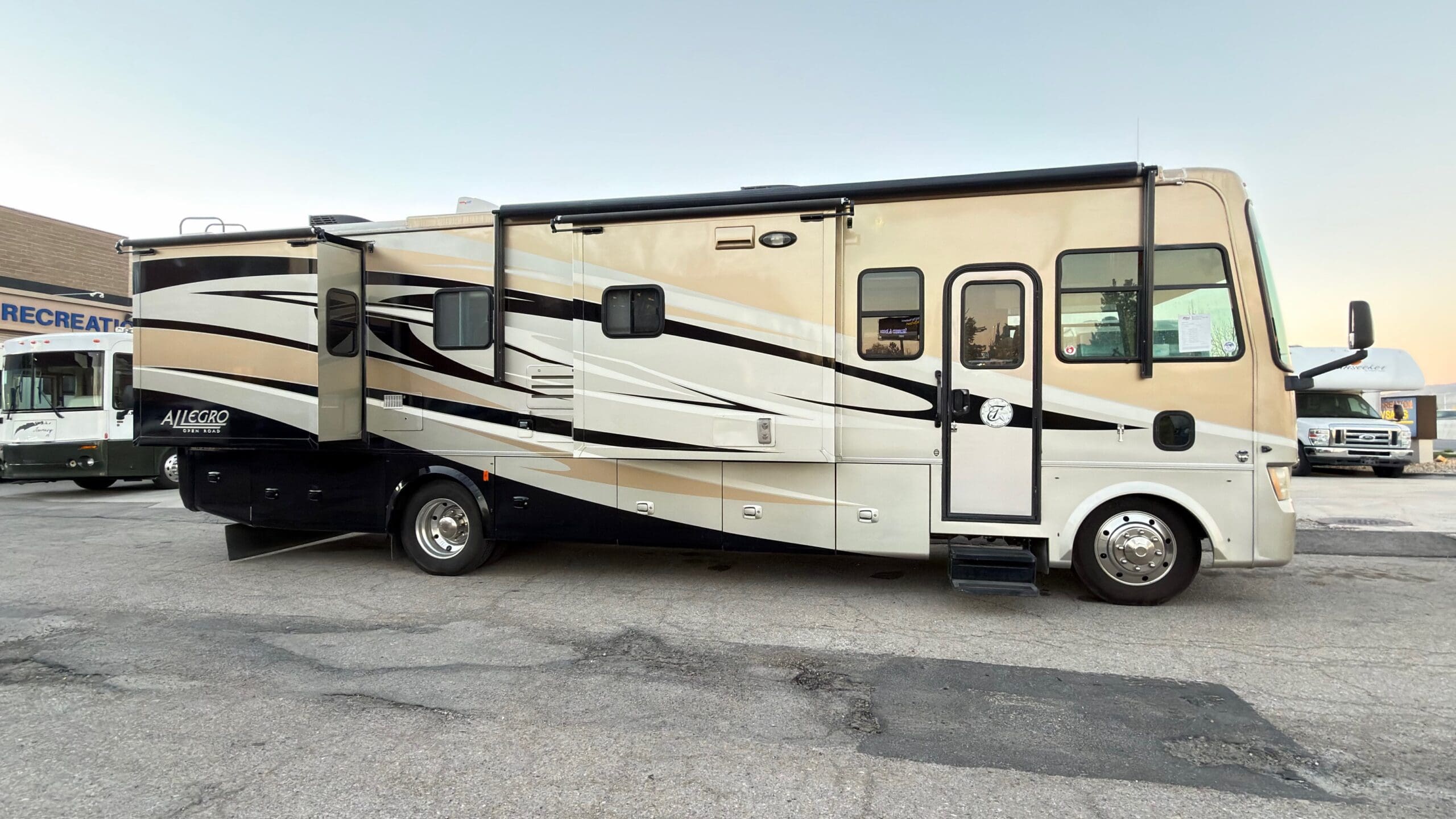 2012 Tiffin Allegro Open Road 34TGA - Image 5