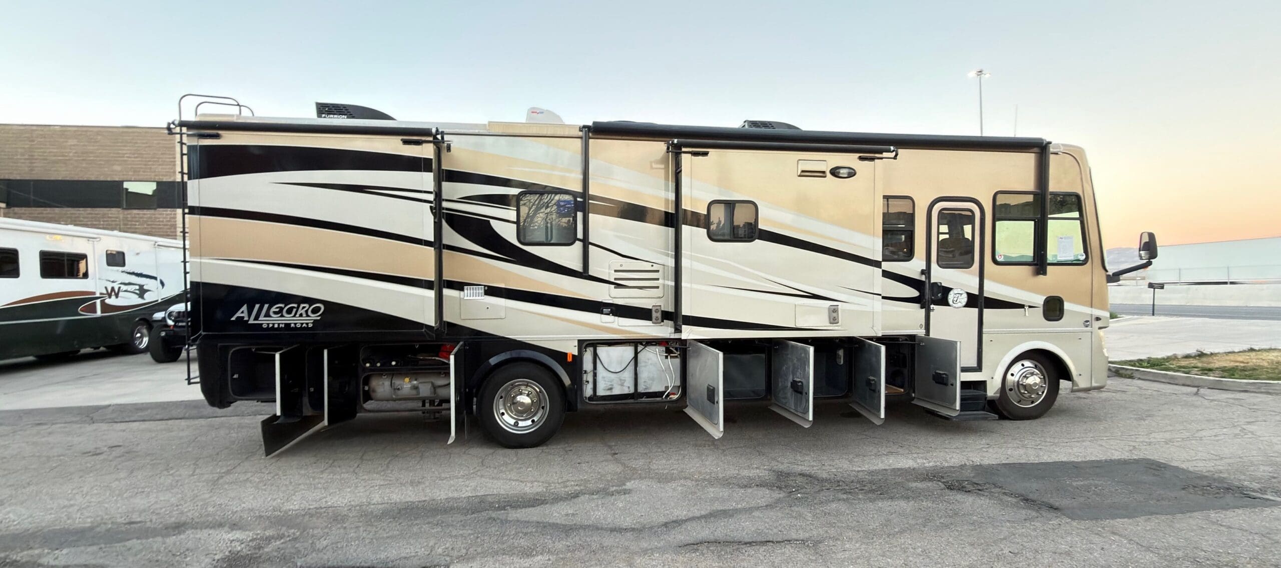2012 Tiffin Allegro Open Road 34TGA - Image 6