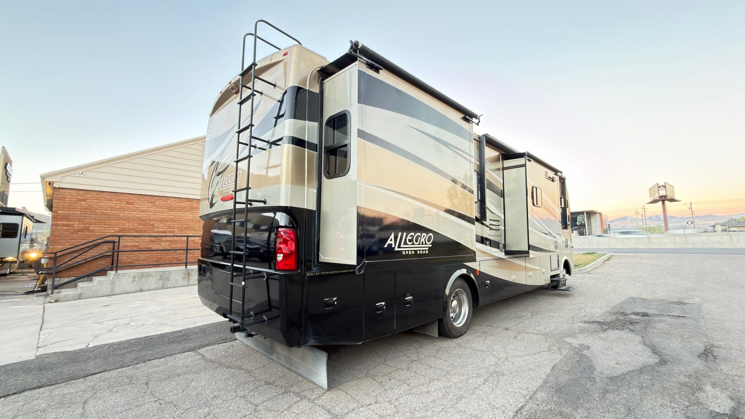 2012 Tiffin Allegro Open Road 34TGA - Image 13