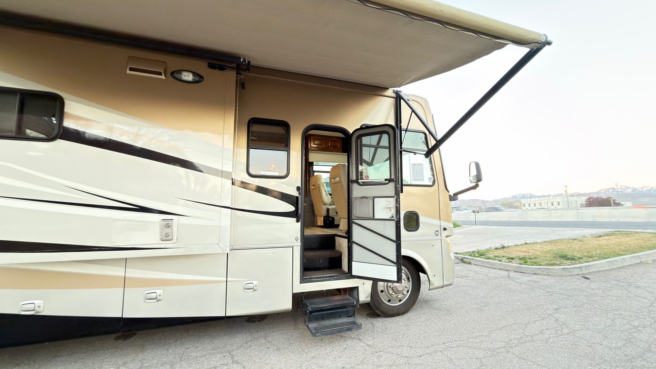 2012 Tiffin Allegro Open Road 34TGA - Image 26